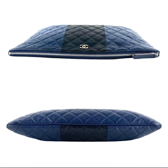 Auth Chanel CC Two-Toned Matelassé Lambskin Clutch Bag - Picture 3 of 6